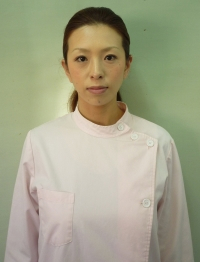 スタッフの吉田由香の写真です。